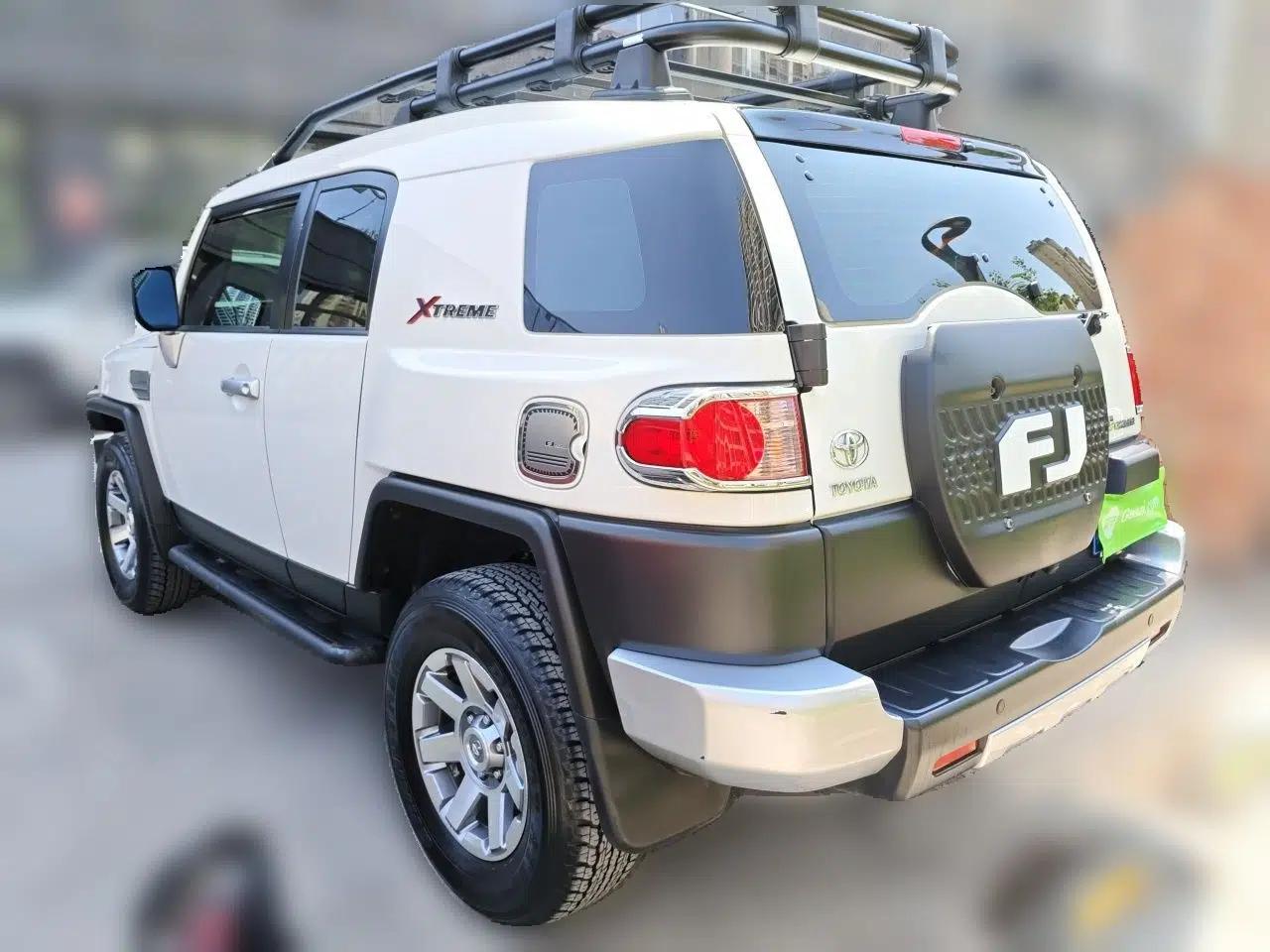 Toyota FJ Cruiser 2013 4.0L — миниатюра 4