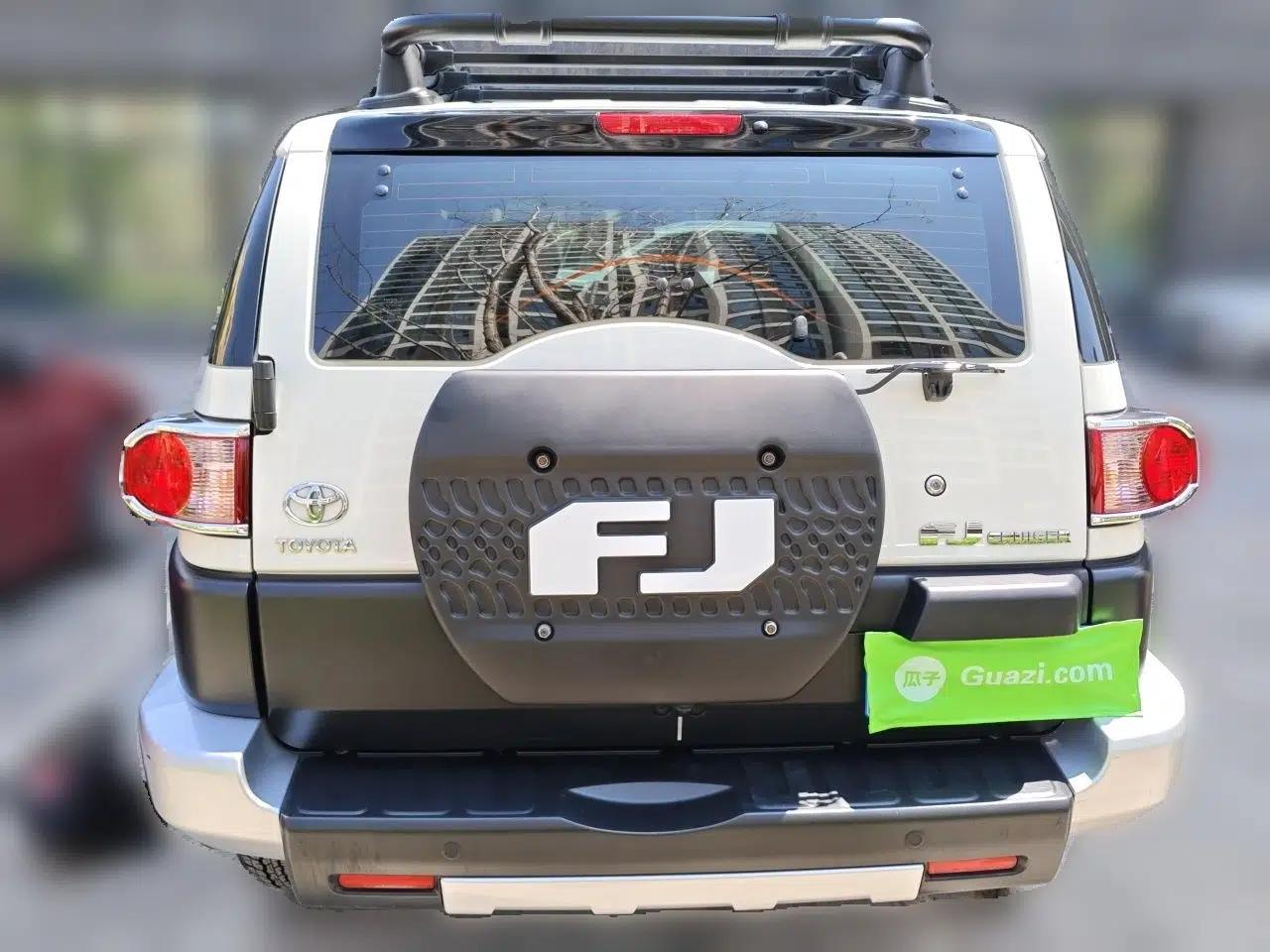 Toyota FJ Cruiser 2013 4.0L — миниатюра 5