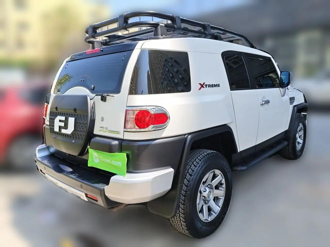 Toyota FJ Cruiser 2013 4.0L — миниатюра 6