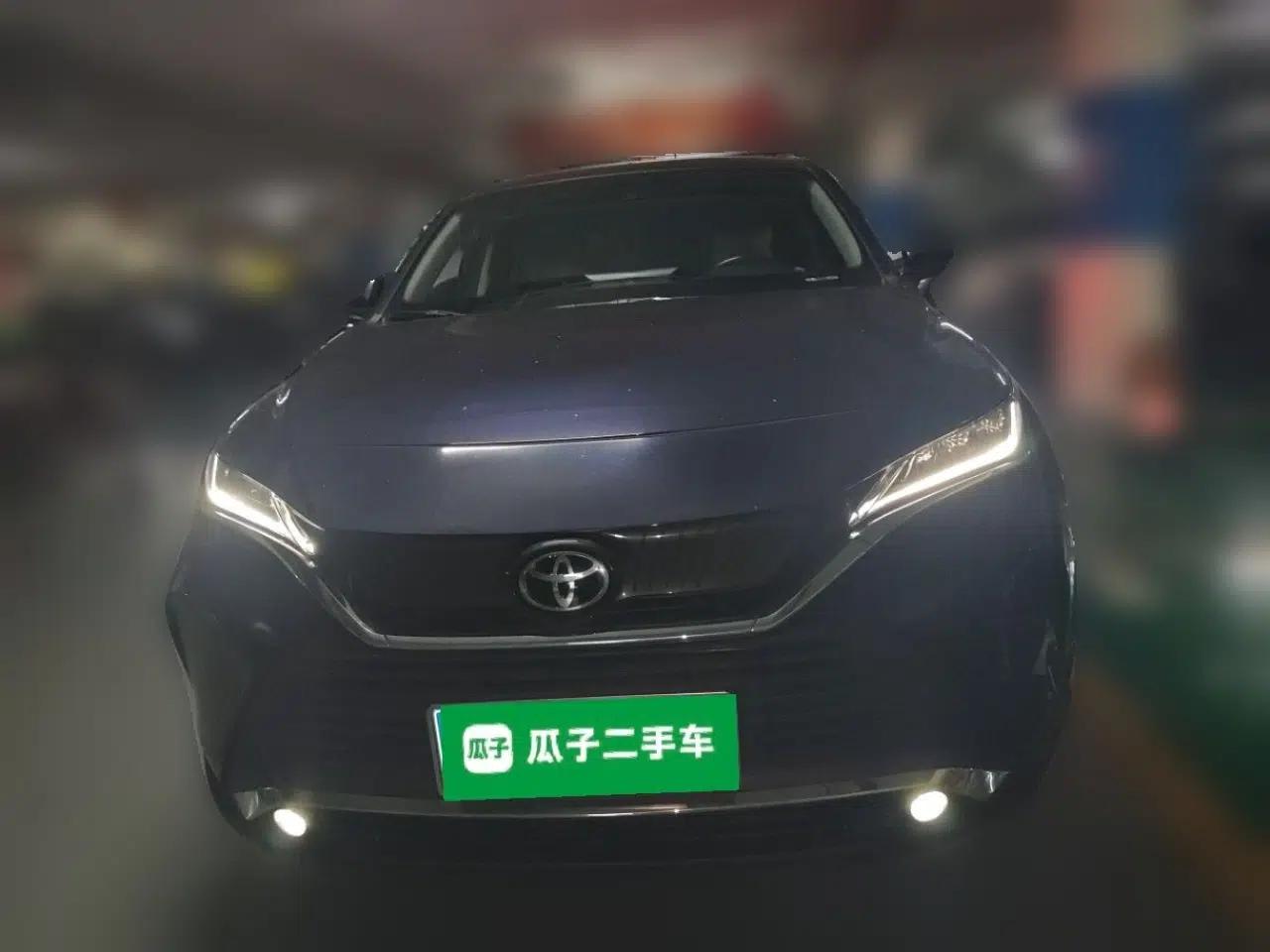 Toyota Harrier 2023 2.0L CVT Two-Wheel Drive Luxury Edition — миниатюра 2