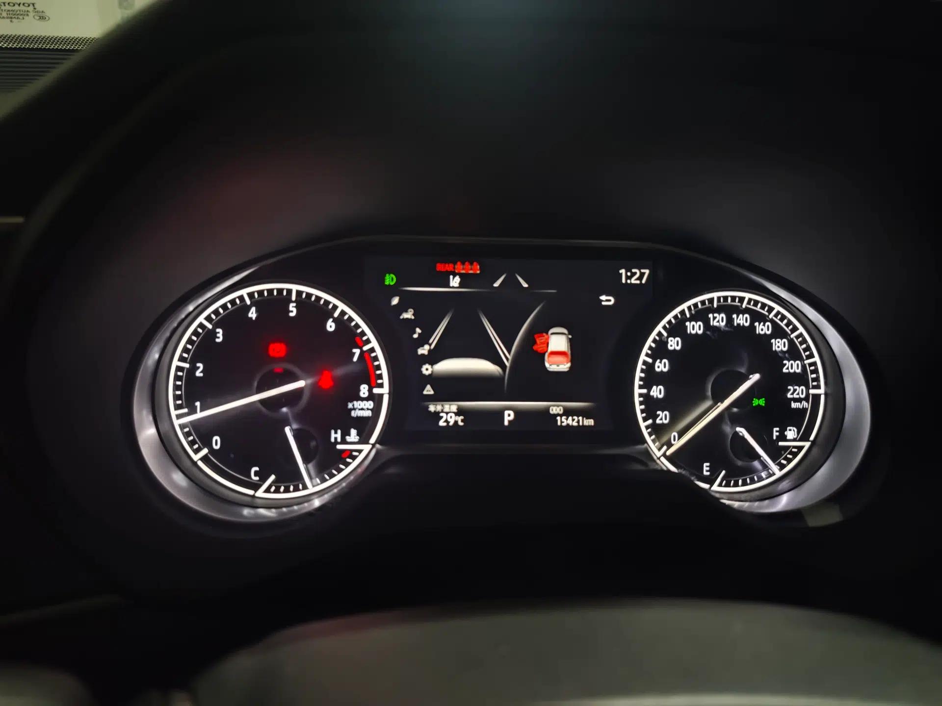 Toyota Harrier 2023 2.0L CVT Two-Wheel Drive Luxury Edition — миниатюра 12