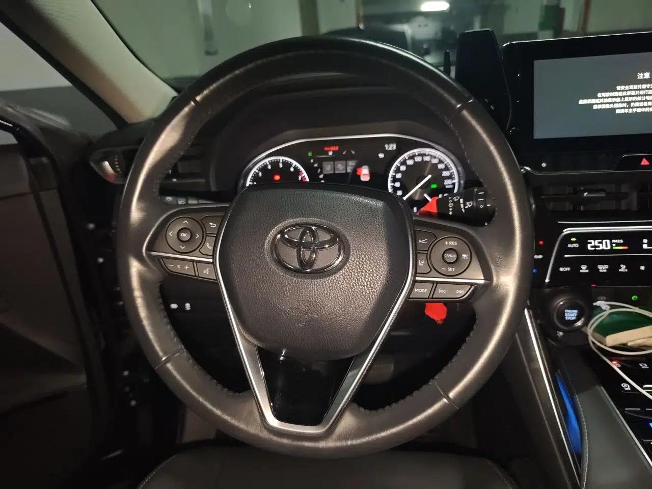 Toyota Harrier 2023 2.0L CVT Two-Wheel Drive Luxury Edition — миниатюра 10