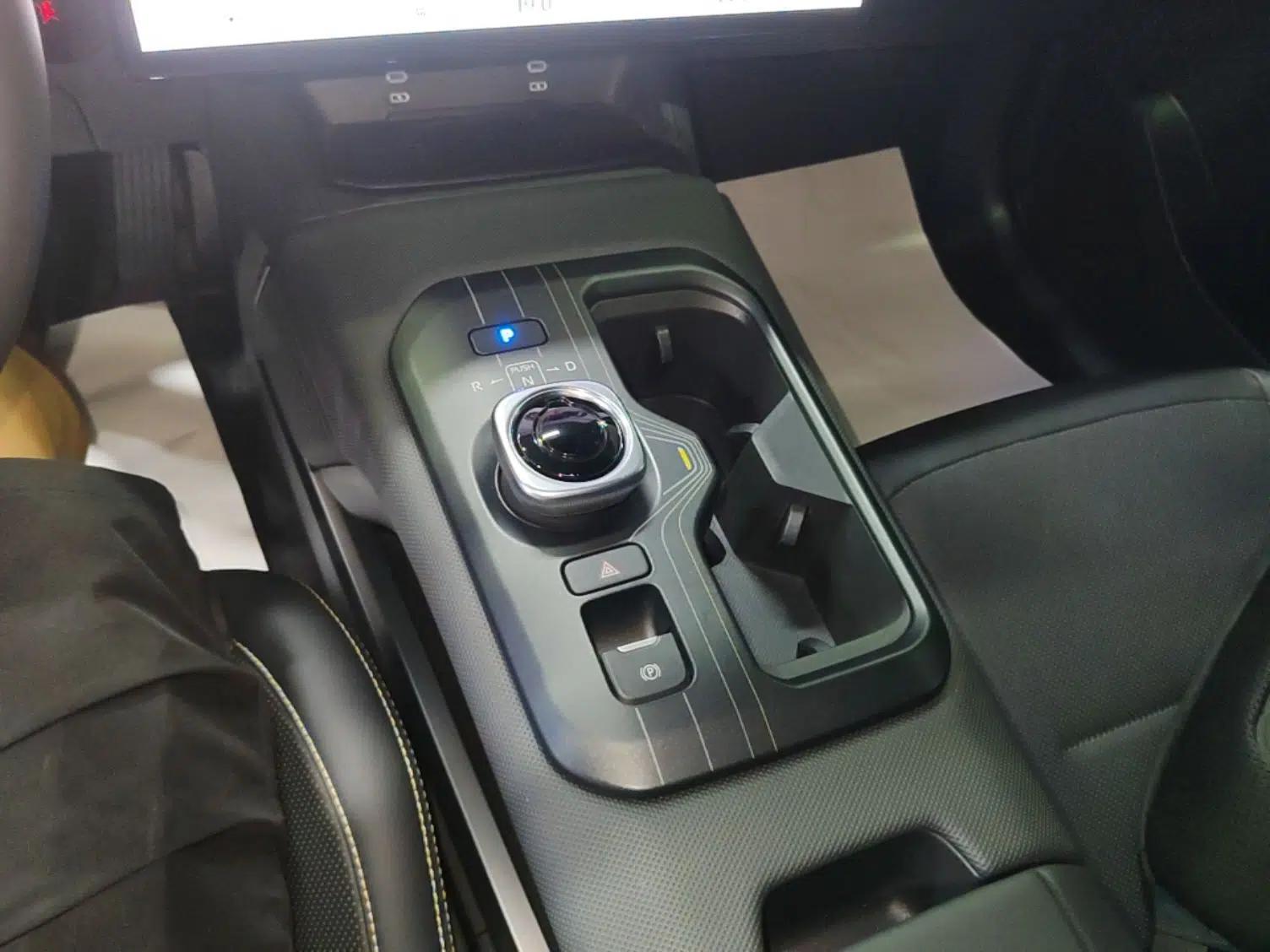 Toyota bZ5 2025 Model 550 PRO Smart Driving Edition — миниатюра 16