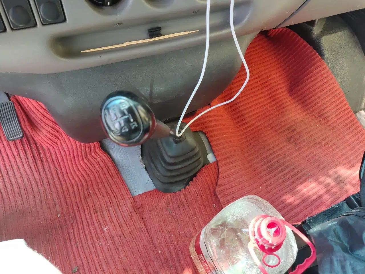 Ford Classic Transit Ford Transit 2.8L diesel, 6 seats, manual transmission — миниатюра 14
