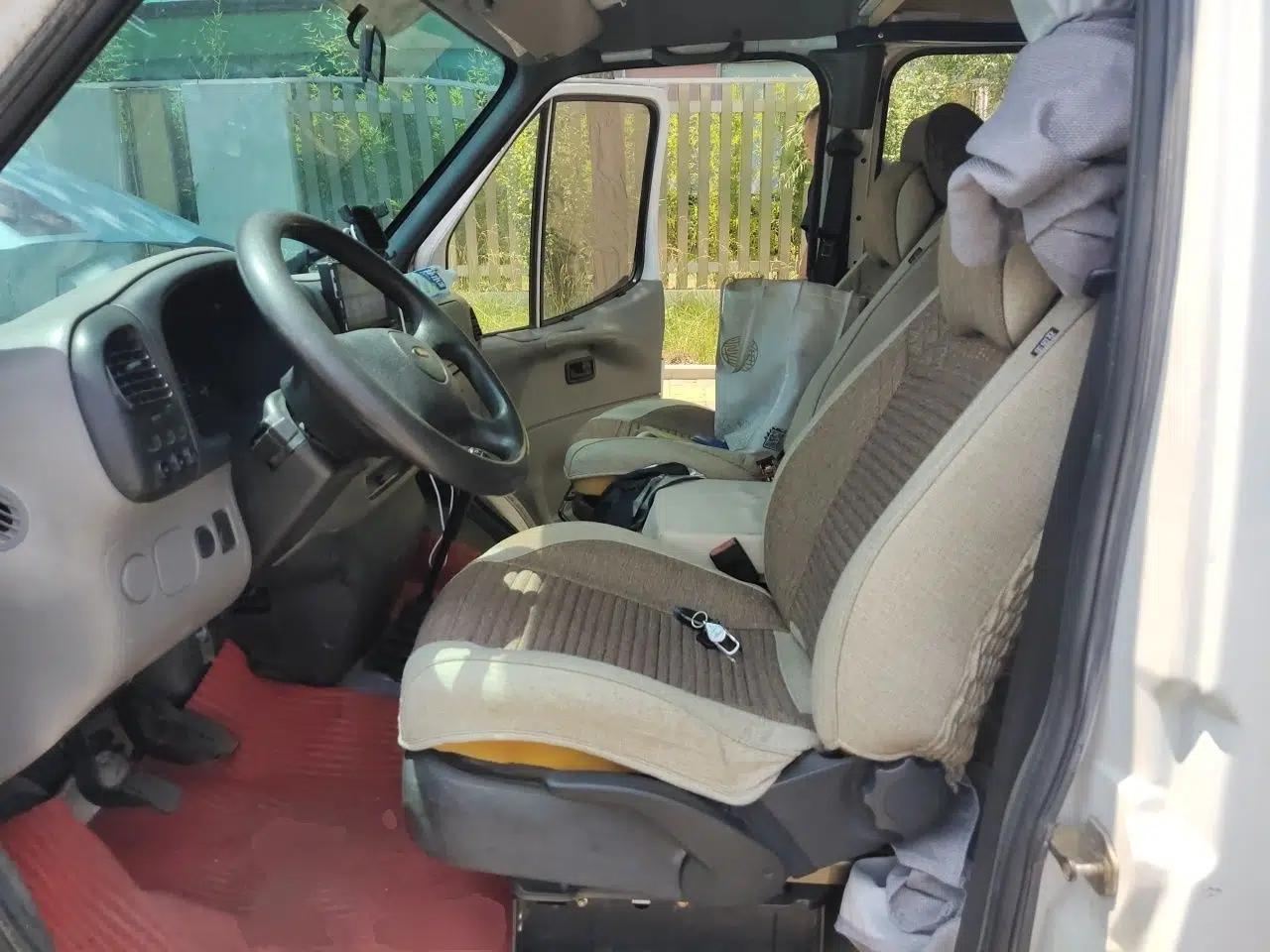 Ford Classic Transit Ford Transit 2.8L diesel, 6 seats, manual transmission — миниатюра 15
