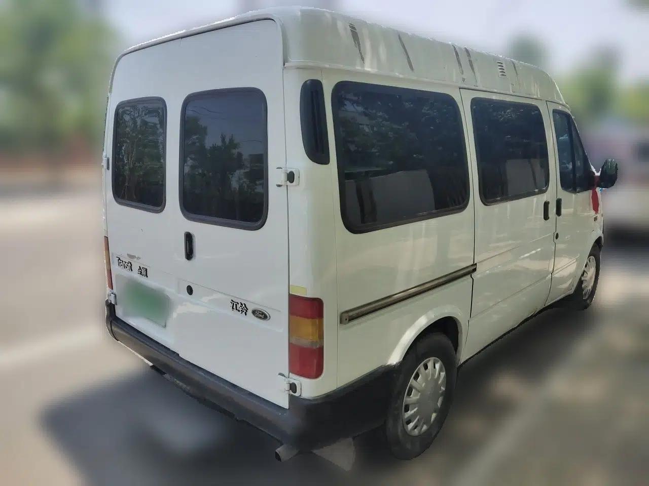 Ford Classic Transit Ford Transit 2.8L diesel, 6 seats, manual transmission — миниатюра 6