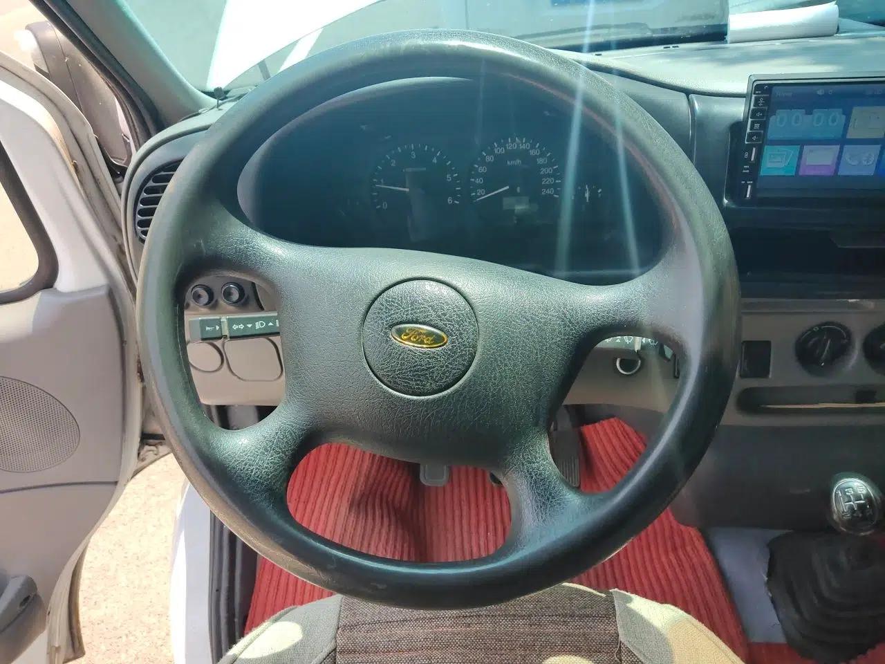 Ford Classic Transit Ford Transit 2.8L diesel, 6 seats, manual transmission — миниатюра 10