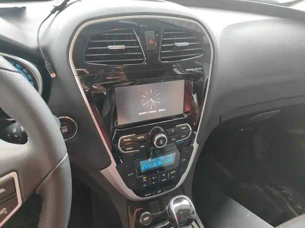 Trumpchi GS5 Super 2016 1.8T Automatic 2WD Anniversary Edition — миниатюра 13