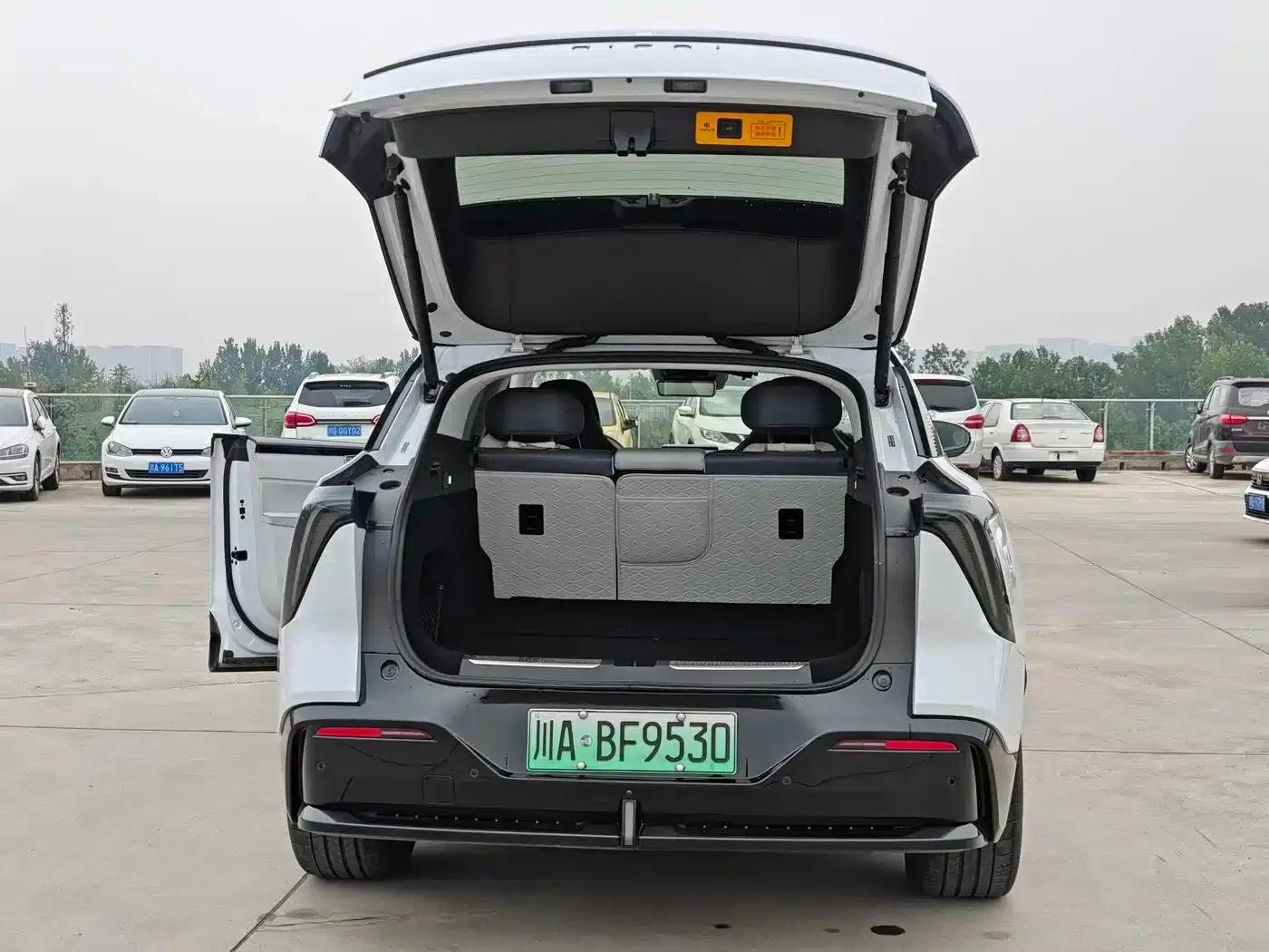 HiPhi Y 2023 560km Elite Edition — миниатюра 19