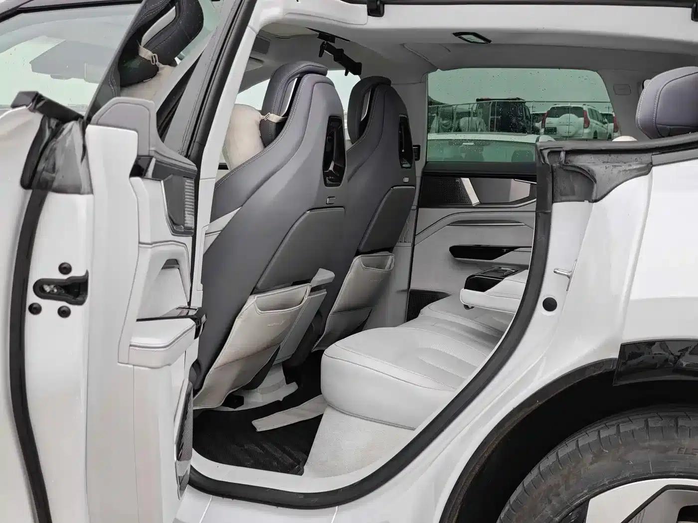 HiPhi Y 2023 560km Elite Edition — миниатюра 7