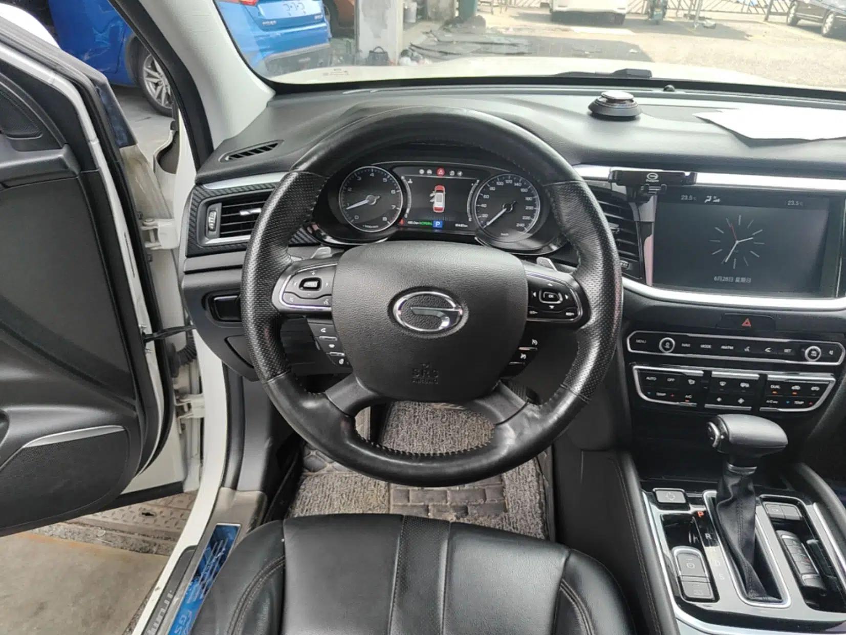 GAC Trumpchi GS7 2017 320T Two-Wheel-Drive Luxury Smart Connectivity Model — миниатюра 13