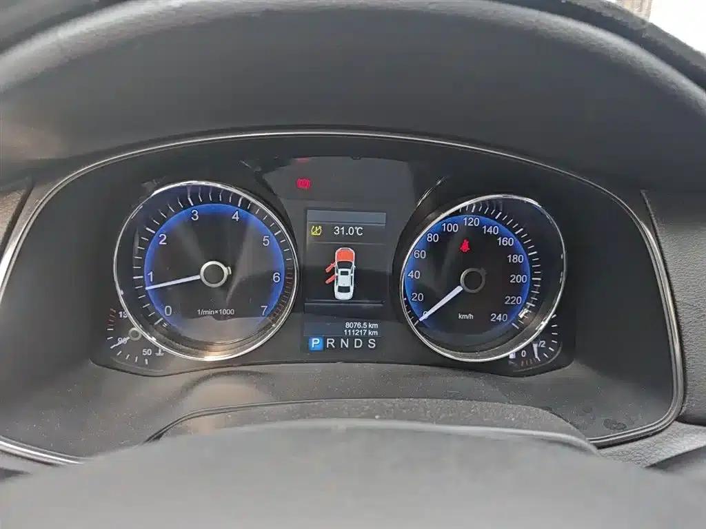 Hongqi H7 2015 2.0T Luxury Edition — миниатюра 12