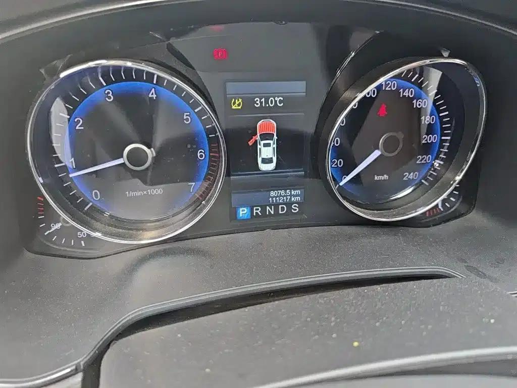 Hongqi H7 2015 2.0T Luxury Edition — миниатюра 13
