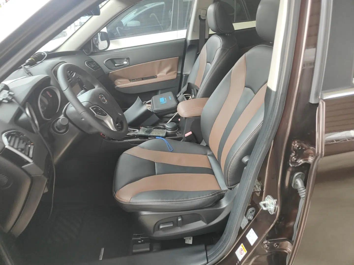 GAC Trumpchi GS5 Super 2016 1.8T Automatic Two-Wheel Drive Anniversary Edition — миниатюра 17