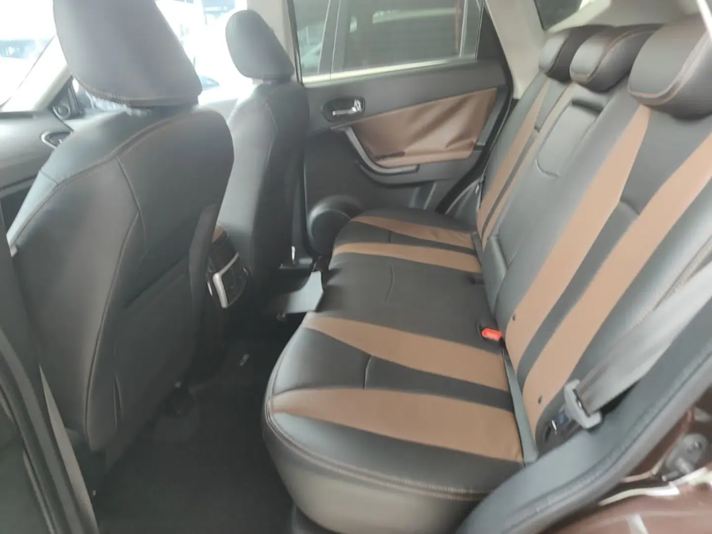 GAC Trumpchi GS5 Super 2016 1.8T Automatic Two-Wheel Drive Anniversary Edition — миниатюра 20