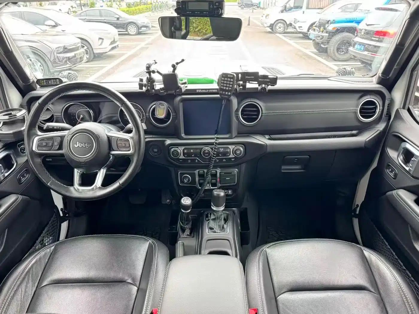 Gladiator 2022 3.6L First Edition — миниатюра 5