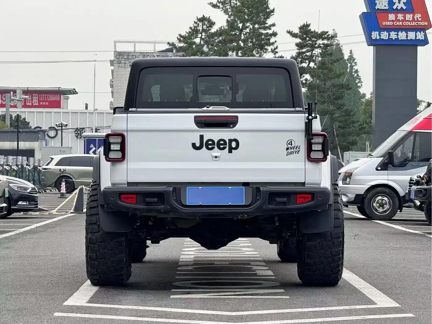 Gladiator 2022 3.6L First Edition — миниатюра 8