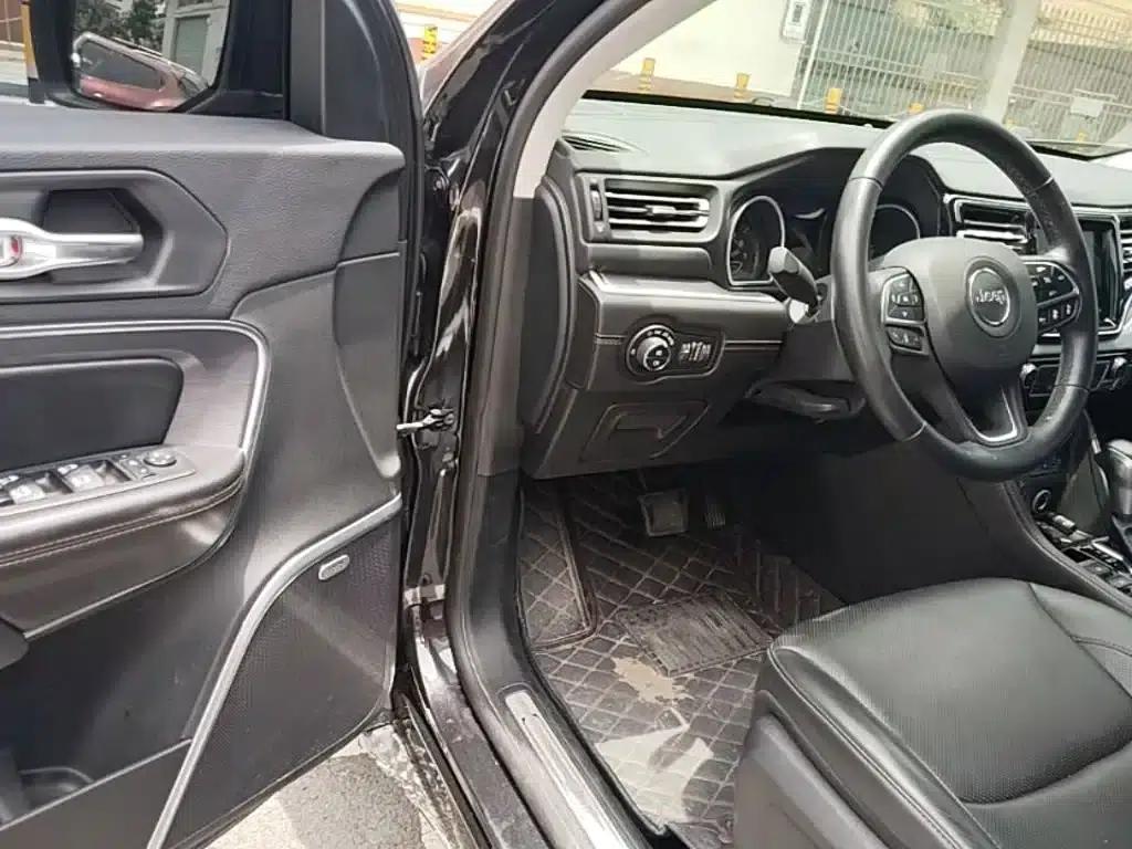 Grand Commander 2018 2.0T 4WD Smart Edition (National V Emission Standard) — миниатюра 16