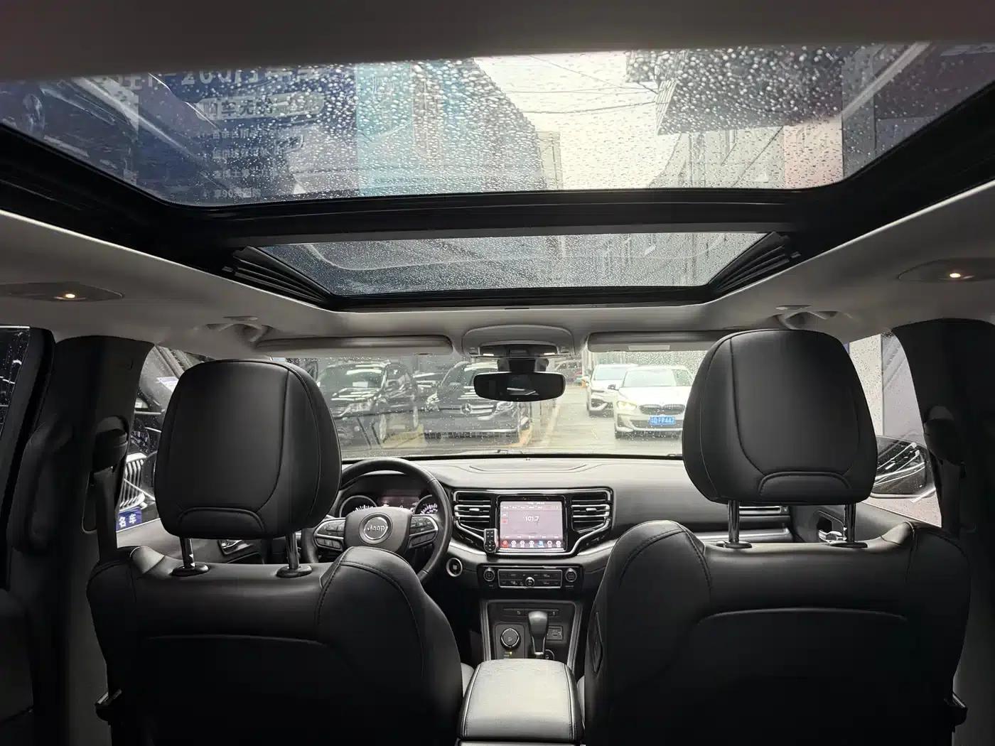 Commander 2018 2.0T 4WD Premium Edition (National V Emission Standard) — миниатюра 16