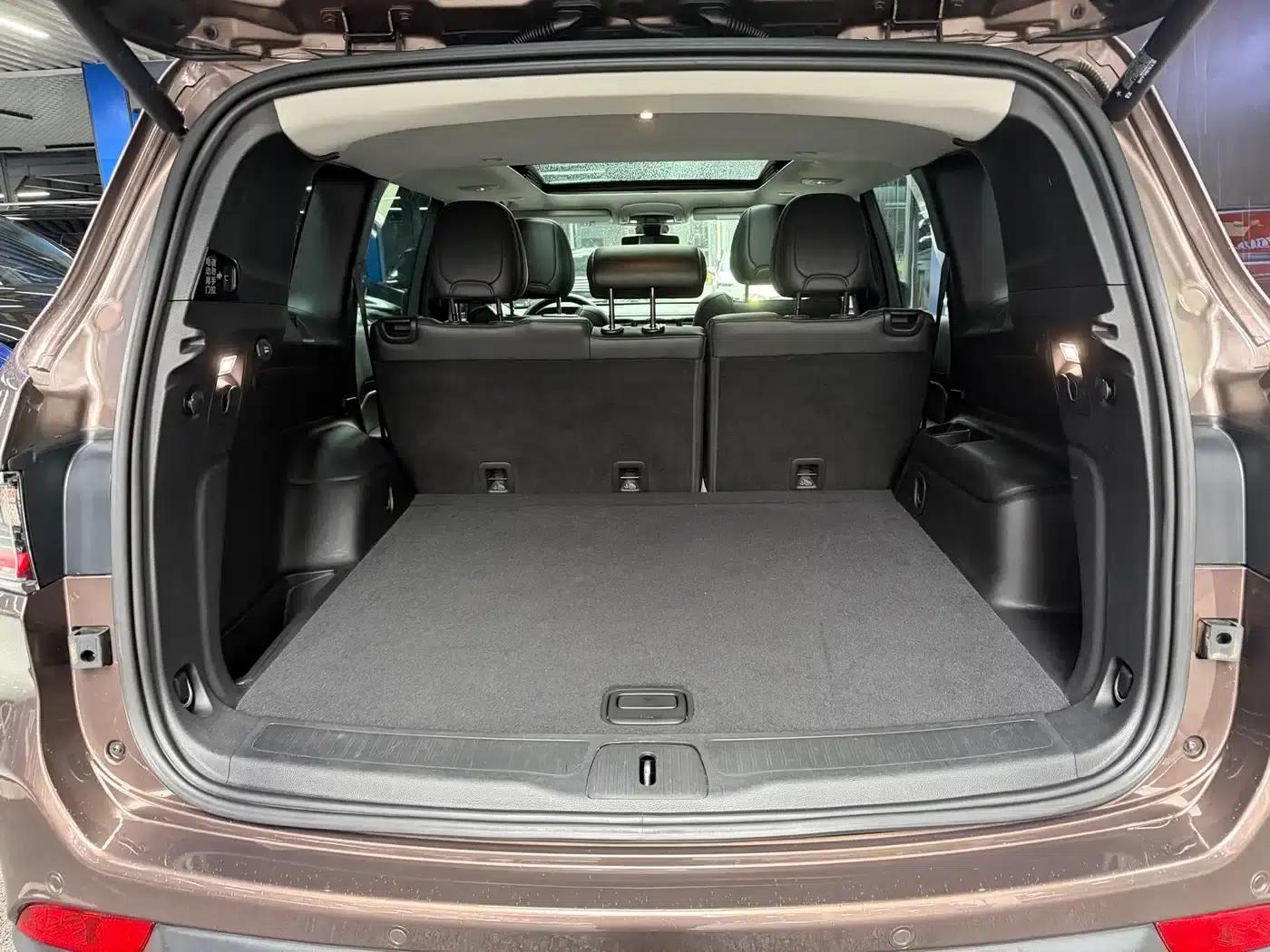 Commander 2018 2.0T 4WD Premium Edition (National V Emission Standard) — миниатюра 17
