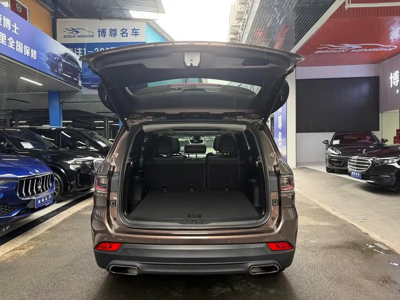 Commander 2018 2.0T 4WD Premium Edition (National V Emission Standard) — миниатюра 18