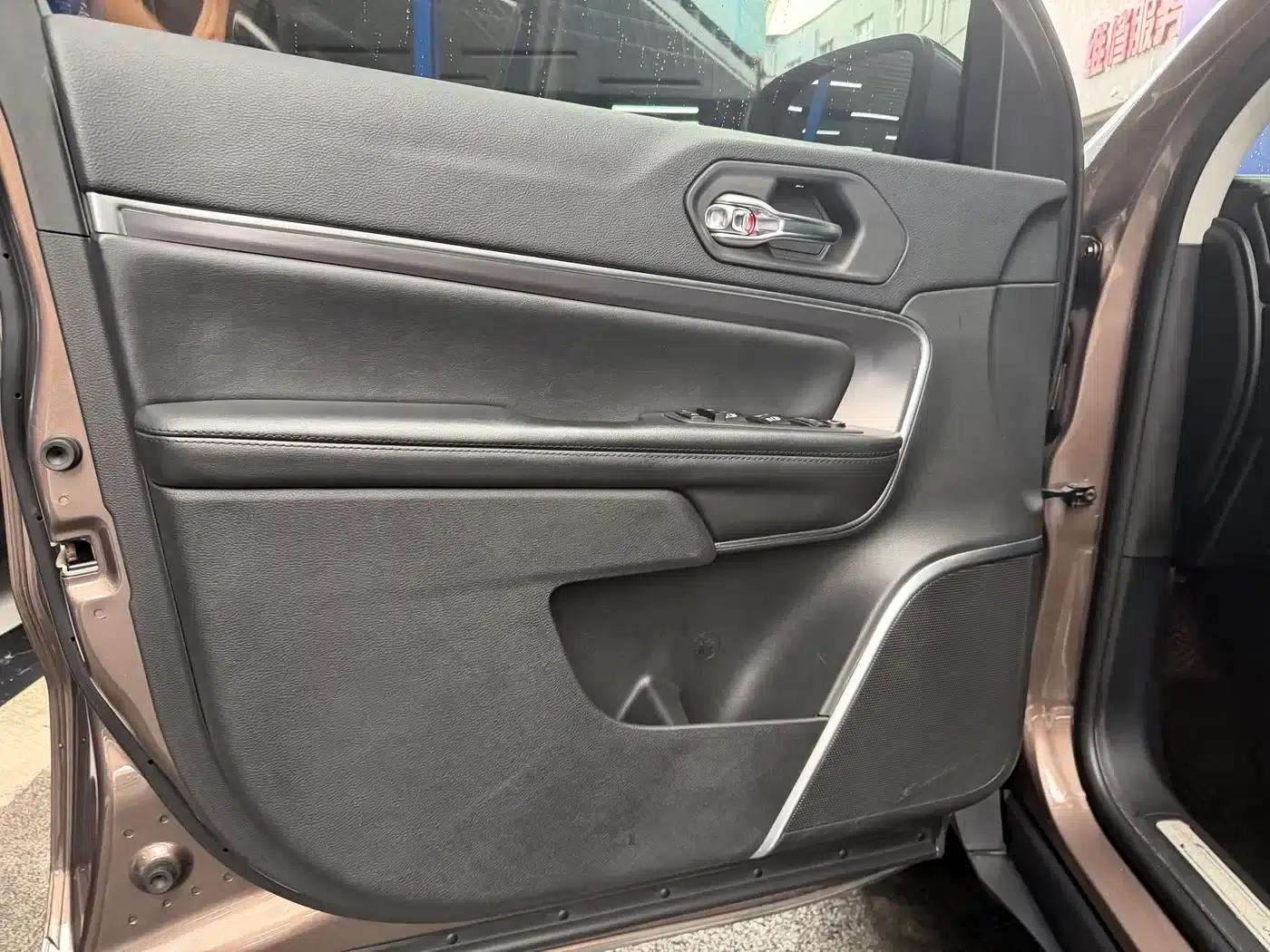 Commander 2018 2.0T 4WD Premium Edition (National V Emission Standard) — миниатюра 6