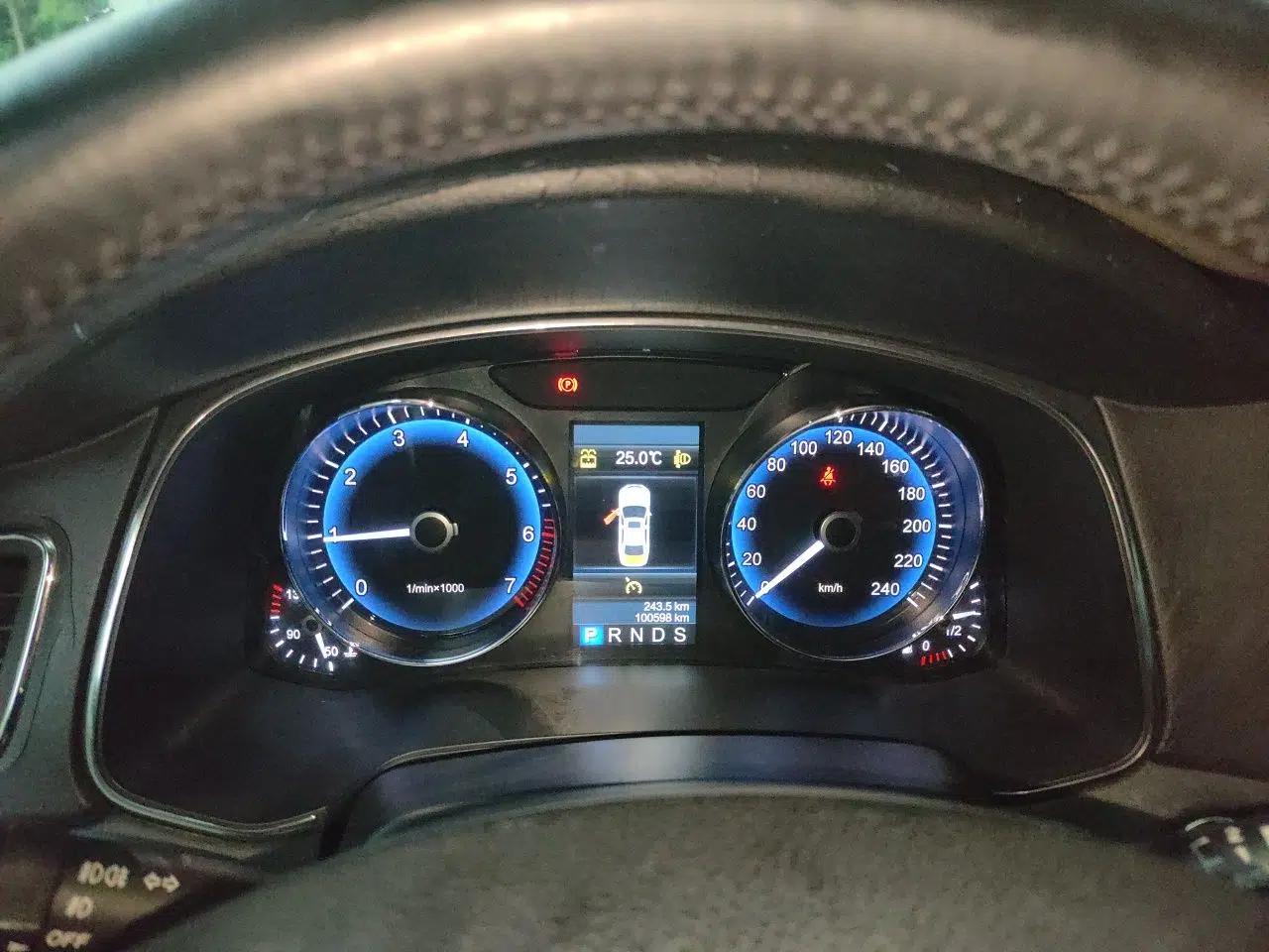 Hongqi H7 2015 1.8T Luxury Model — миниатюра 11