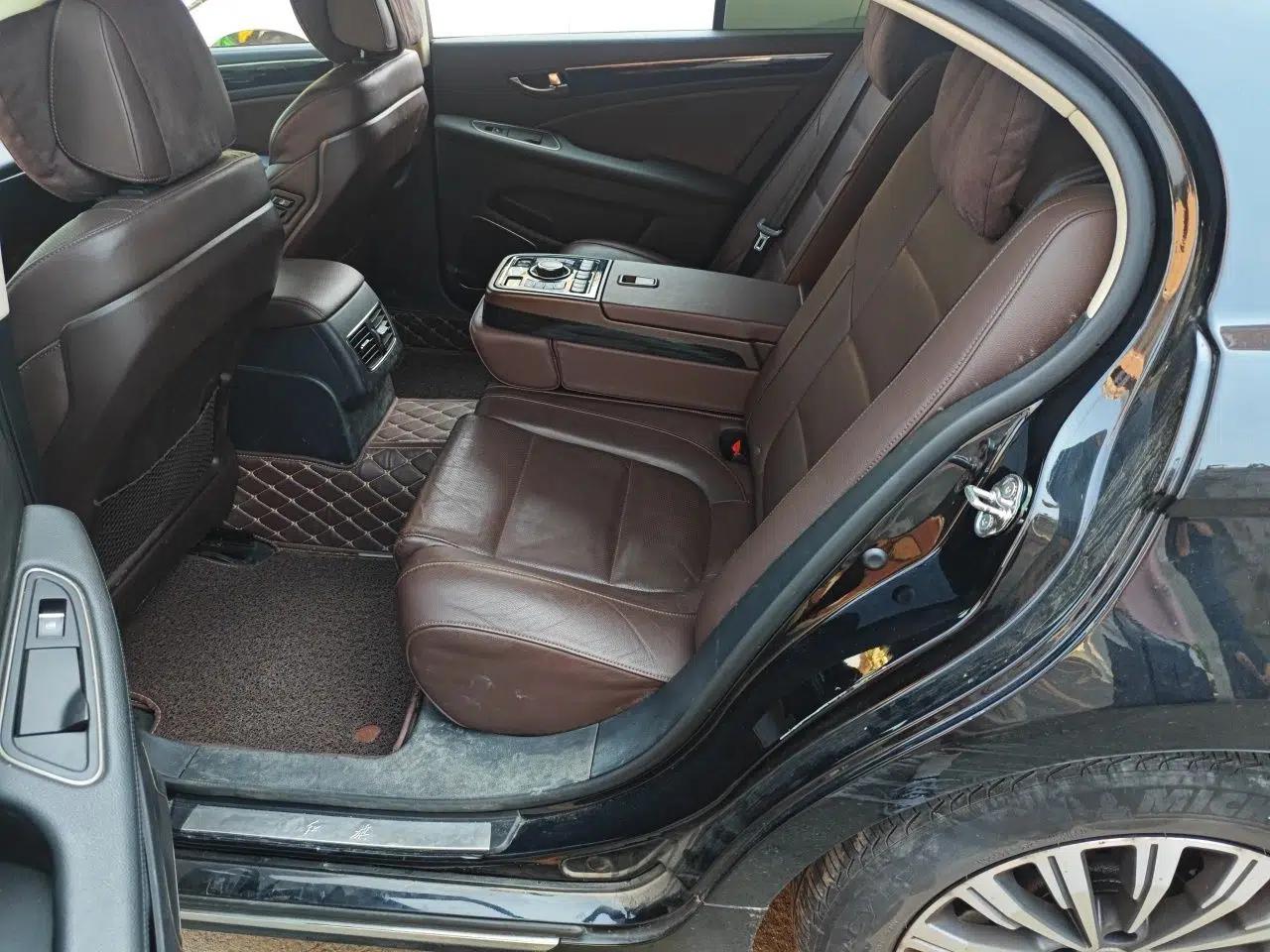 Hongqi H7 Hongqi H7 New Energy 2018, 5 seats, 2.0T automatic, gasoline-powered — миниатюра 17