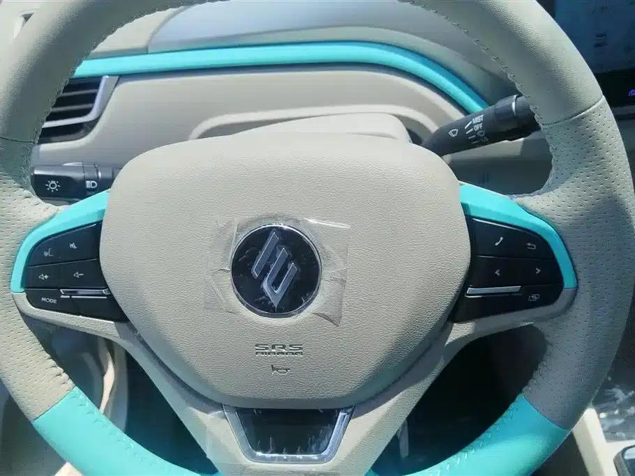 Yizhi EV3 2025 Plus 330KM Luxury Edition — миниатюра 15