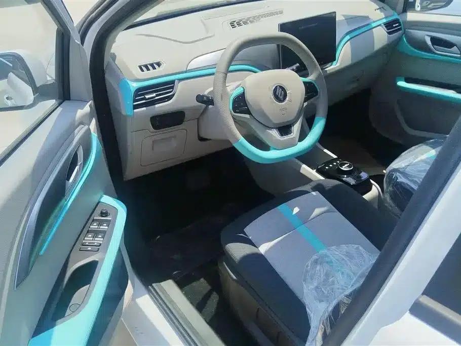 Yizhi EV3 2025 Plus 330KM Luxury Edition — миниатюра 9
