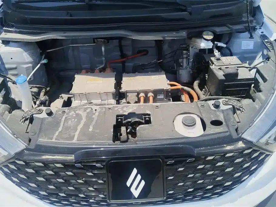 Yizhi EV3 2025 Plus 330KM Luxury Edition — миниатюра 10