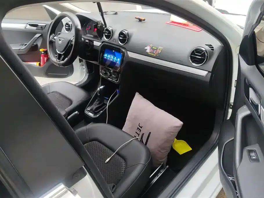 Jetta VA3 2021 1.5L Automatic Enjoy Edition — миниатюра 8