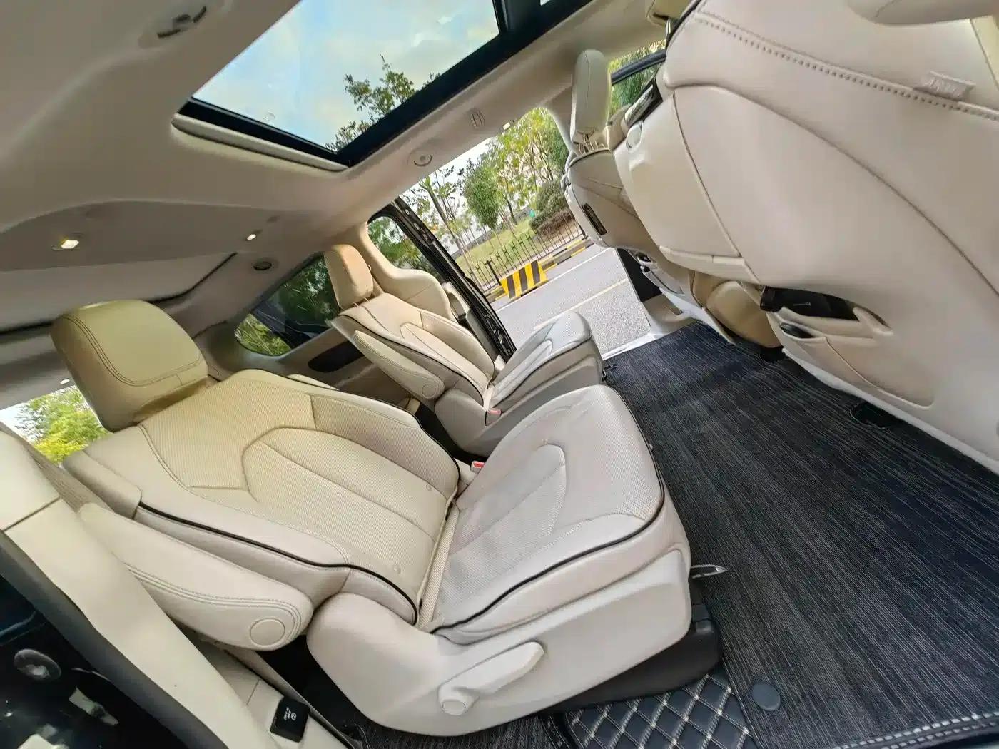 2018 Chrysler Grand Voyager PHEV (Imported) 3.6L Plug-in Hybrid — миниатюра 16