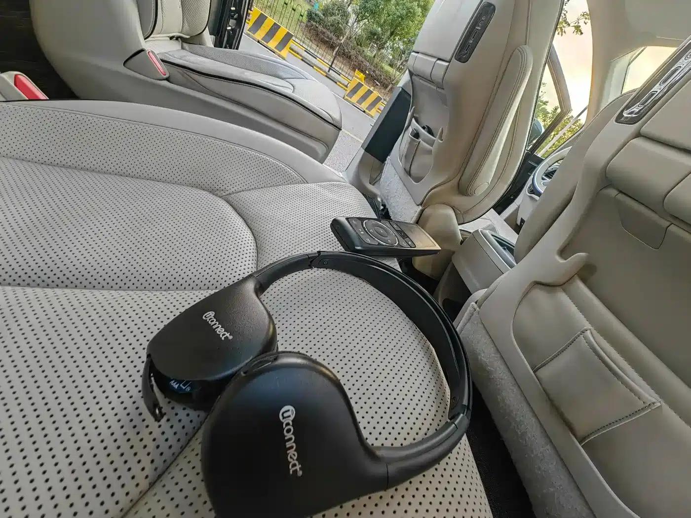 2018 Chrysler Grand Voyager PHEV (Imported) 3.6L Plug-in Hybrid — миниатюра 20