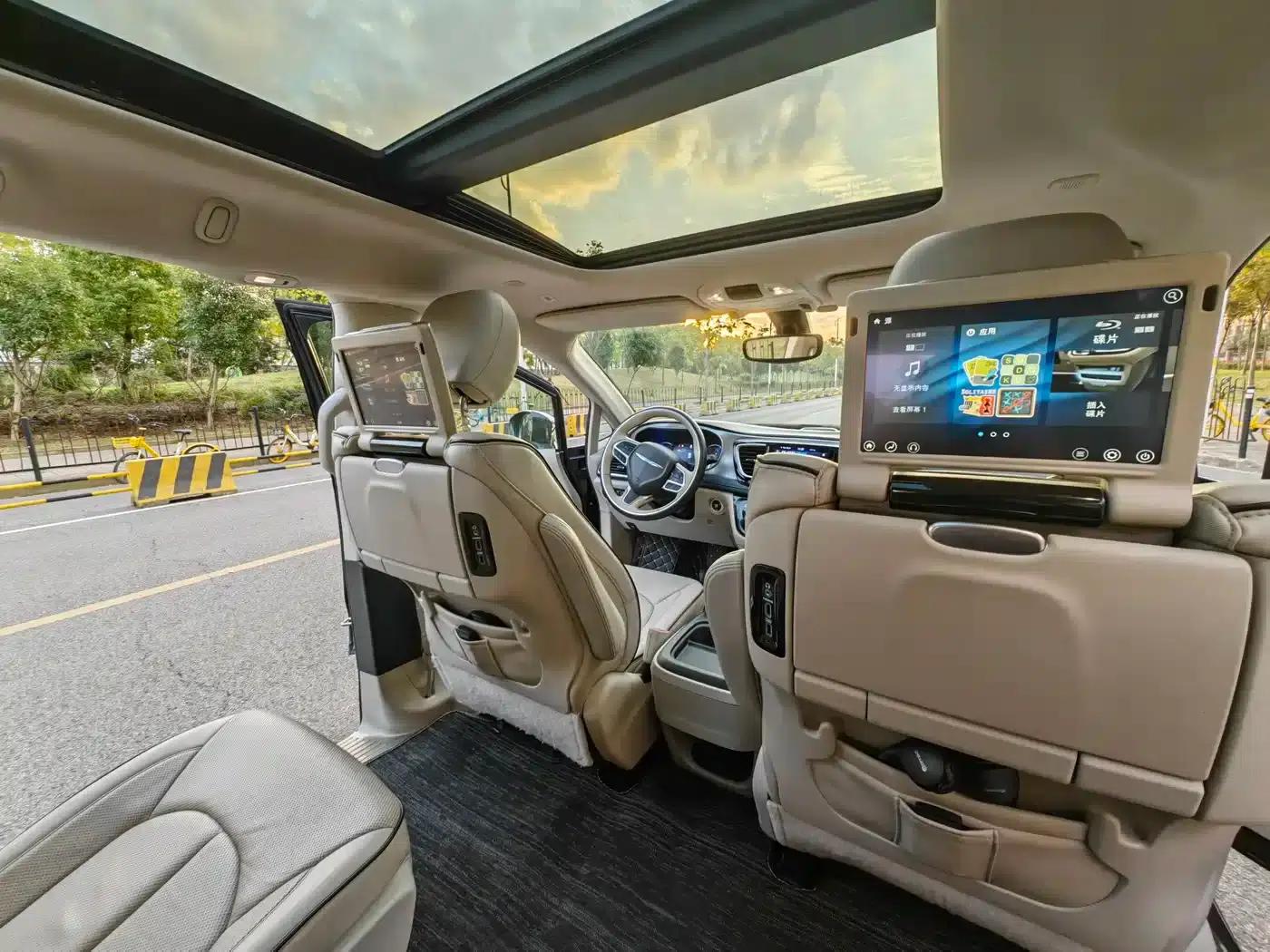 2018 Chrysler Grand Voyager PHEV (Imported) 3.6L Plug-in Hybrid — миниатюра 21