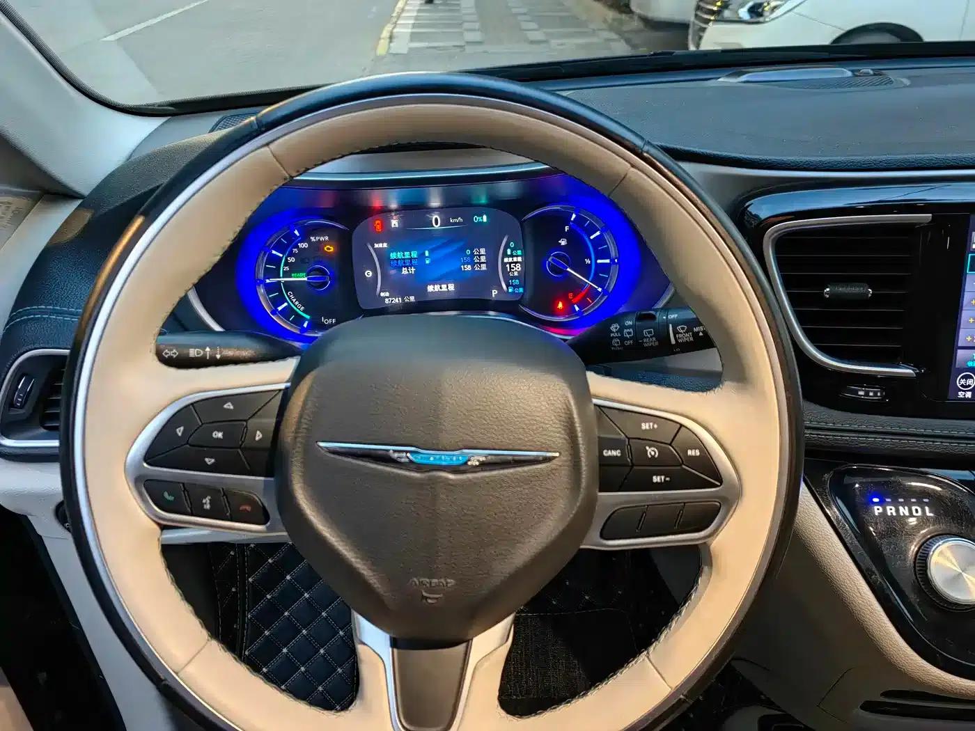 2018 Chrysler Grand Voyager PHEV (Imported) 3.6L Plug-in Hybrid — миниатюра 34