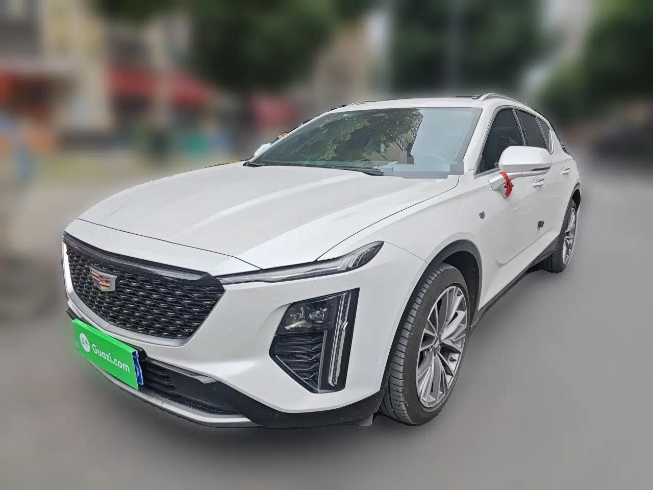 Cadillac GT4 2023 25T Luxury Model — миниатюра 1
