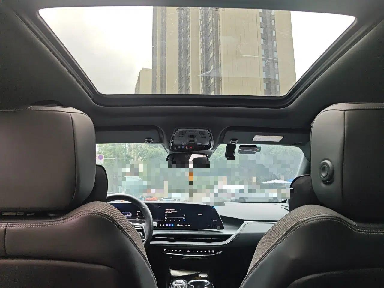 Cadillac GT4 2023 25T Luxury Model — миниатюра 18