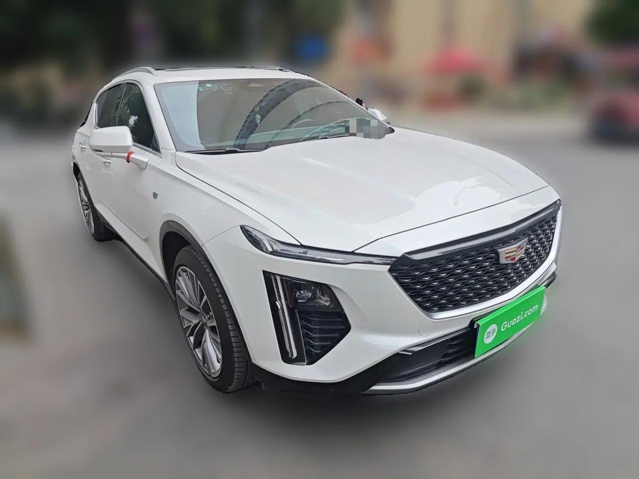 Cadillac GT4 2023 25T Luxury Model — миниатюра 3