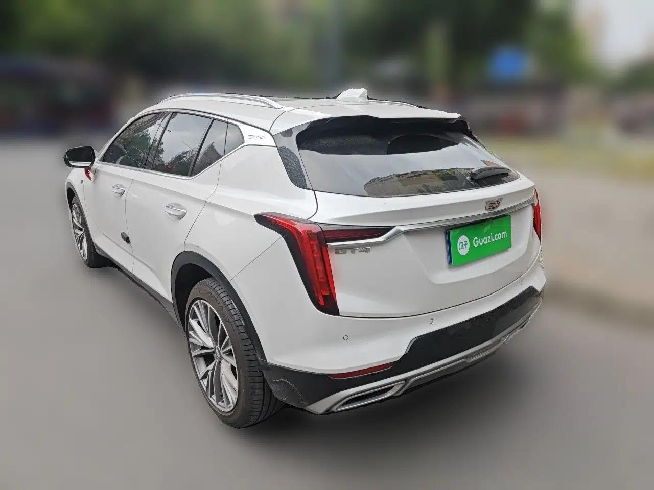 Cadillac GT4 2023 25T Luxury Model — миниатюра 4