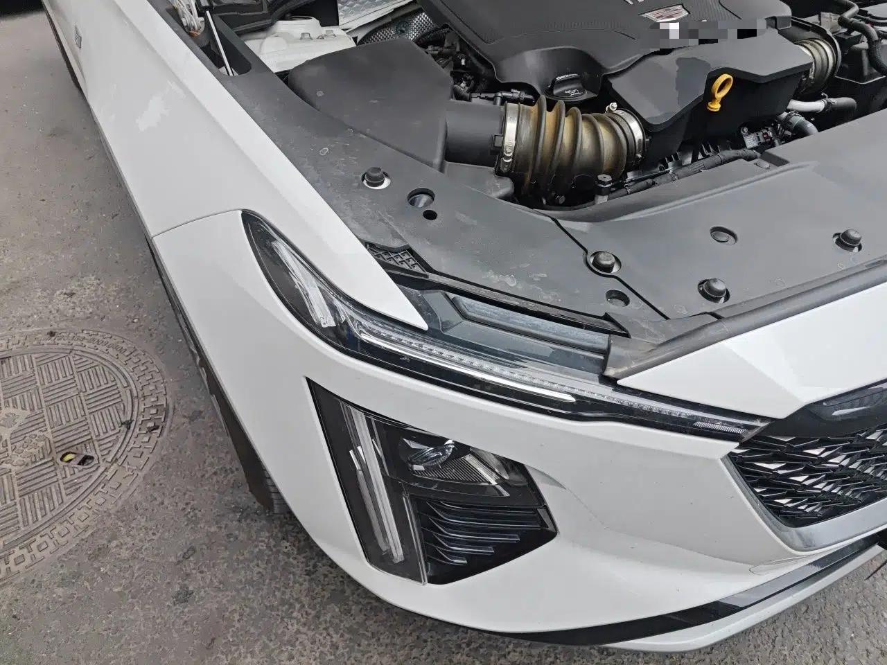 Cadillac GT4 2023 25T Luxury Model — миниатюра 7