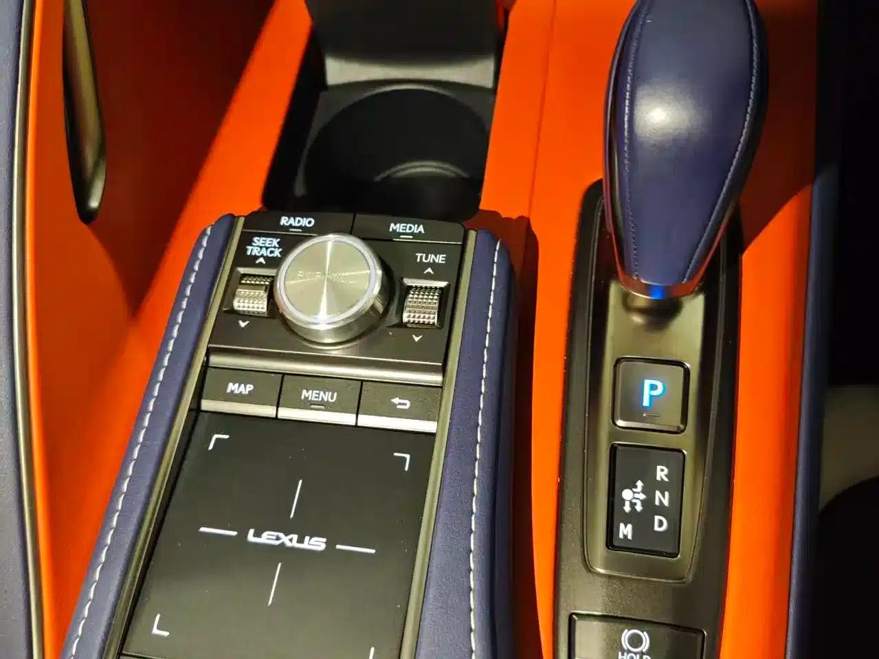 Lexus LC 2018 500h Special Edition — миниатюра 14