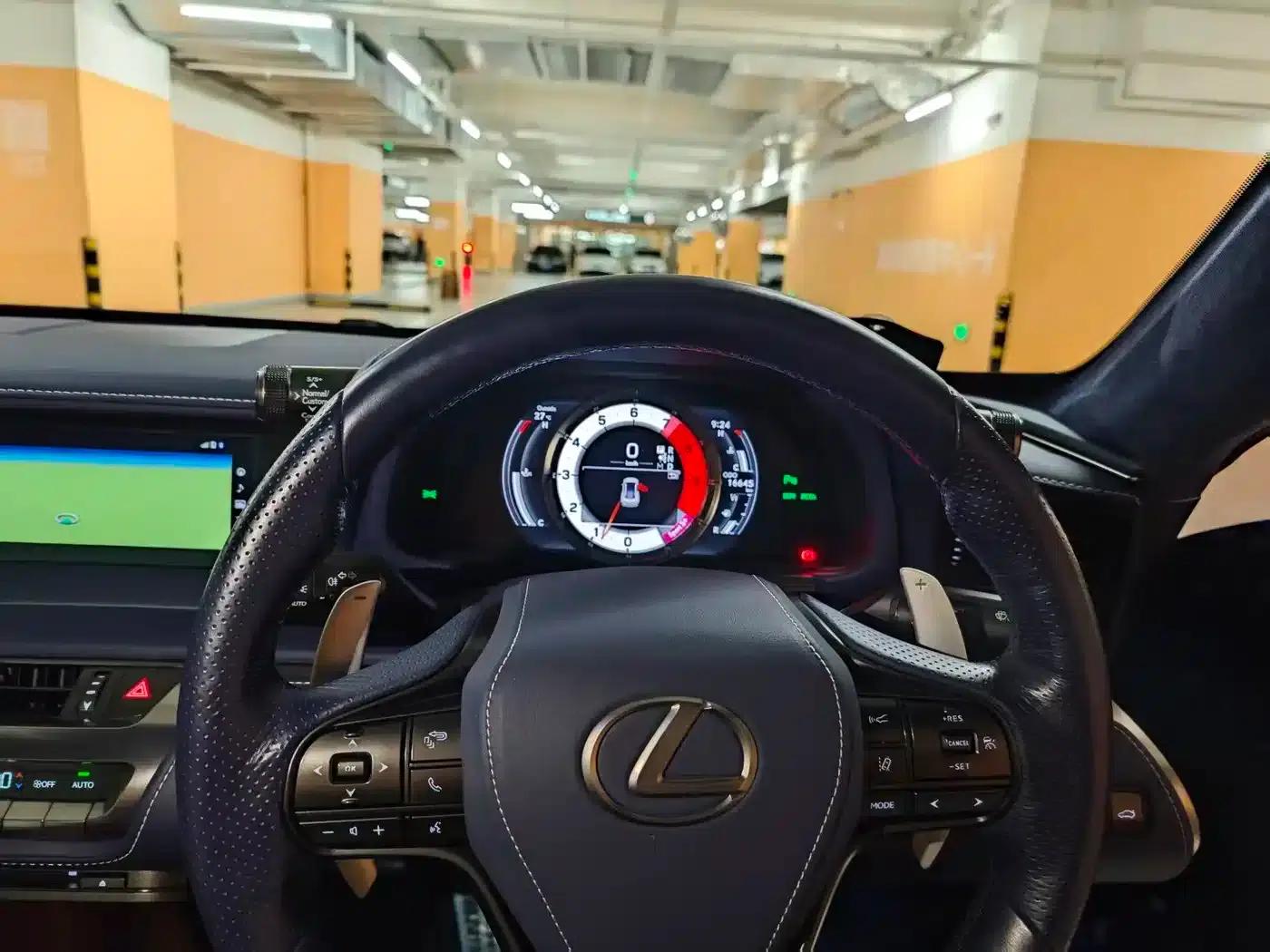 Lexus LC 2018 500h Special Edition — миниатюра 10