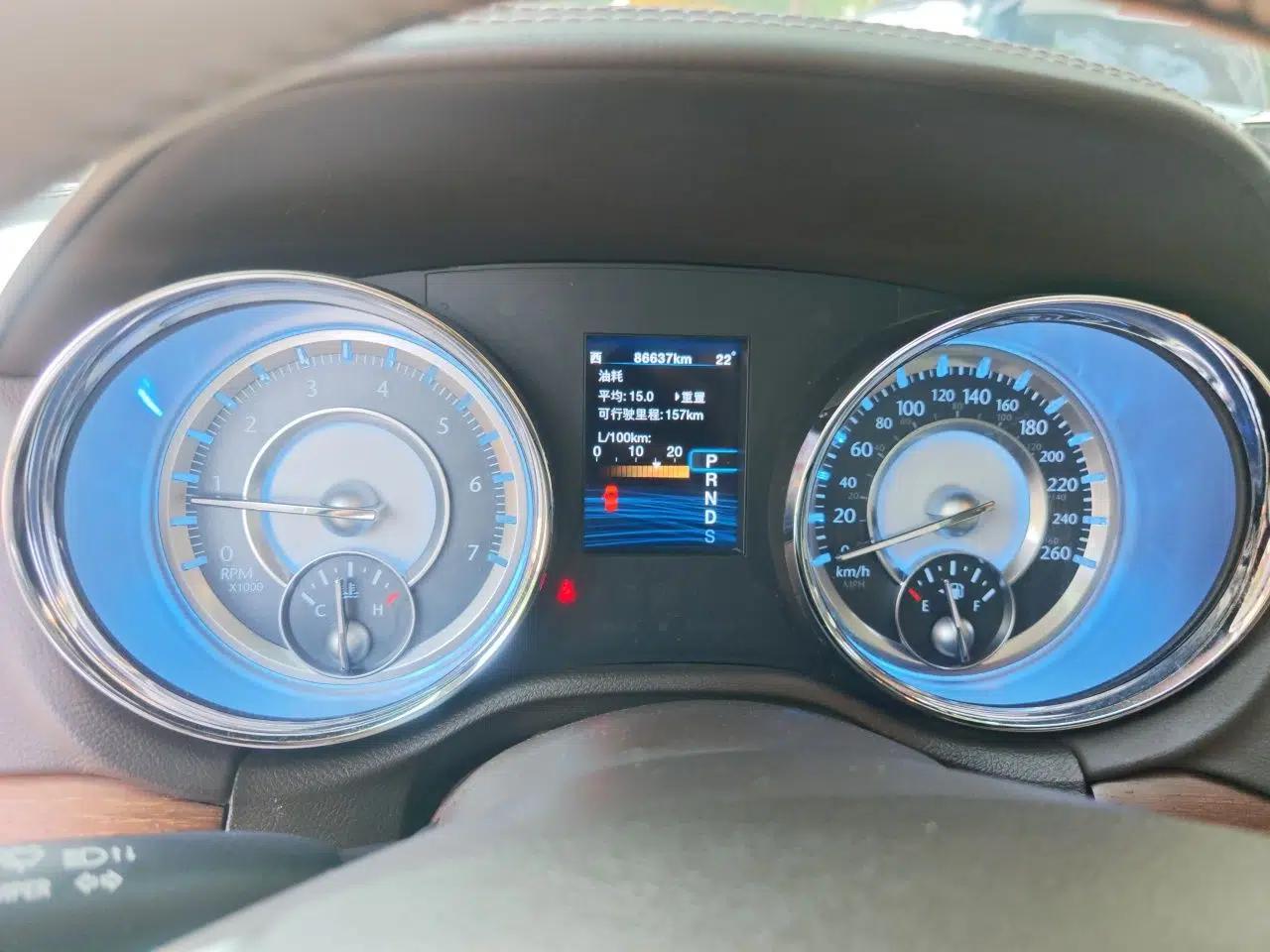Chrysler 300C 2014 3.0L Excellence Edition — миниатюра 11