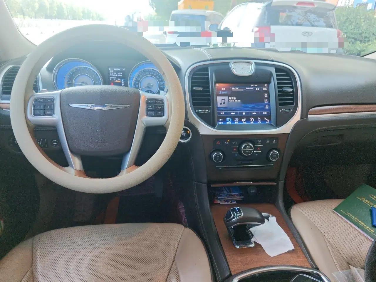 Chrysler 300C 2014 3.0L Excellence Edition — миниатюра 9