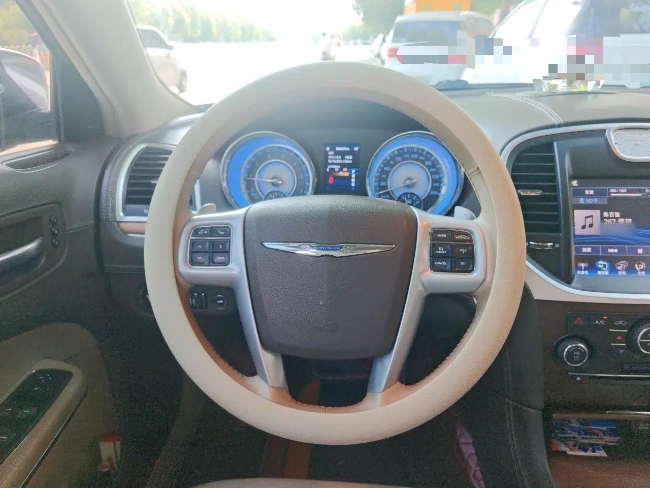 Chrysler 300C 2014 3.0L Excellence Edition — миниатюра 10