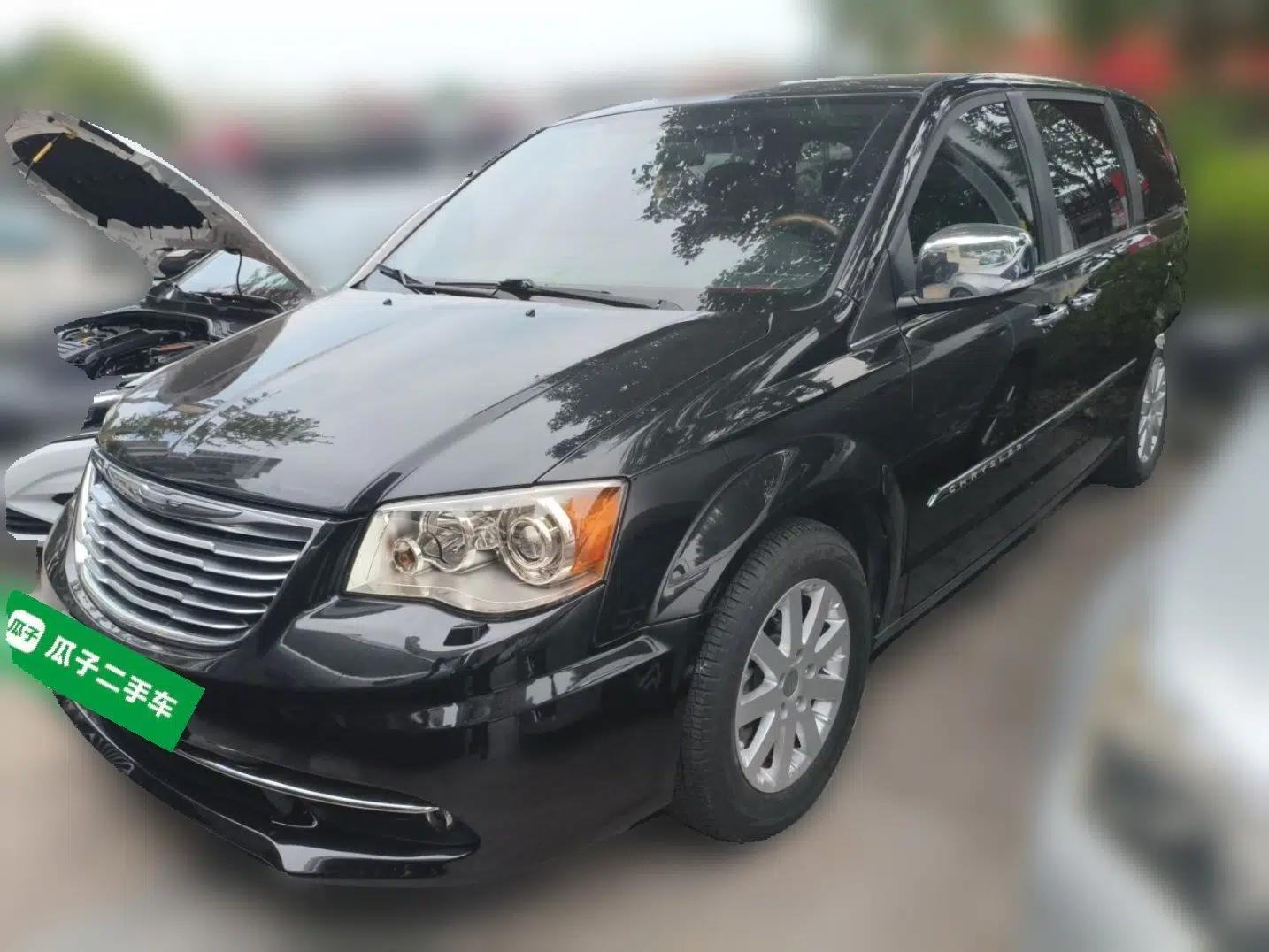 Chrysler Grand Voyager 2013 3.6L Luxury Edition — миниатюра 1