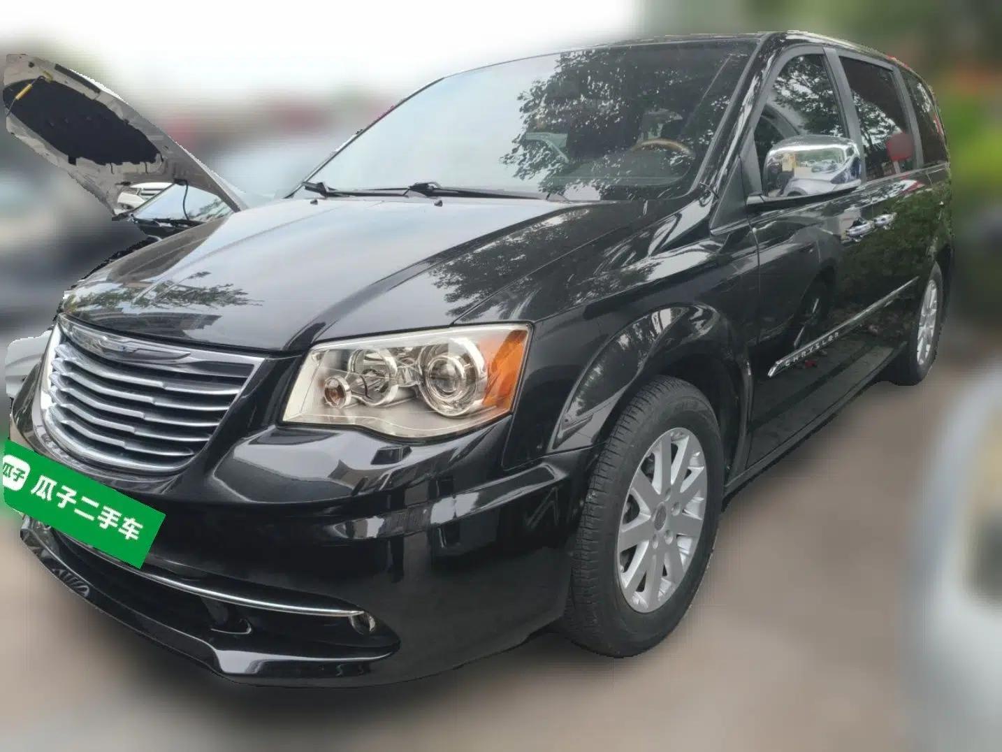 Chrysler Grand Voyager 2013 3.6L Luxury Edition — миниатюра 2