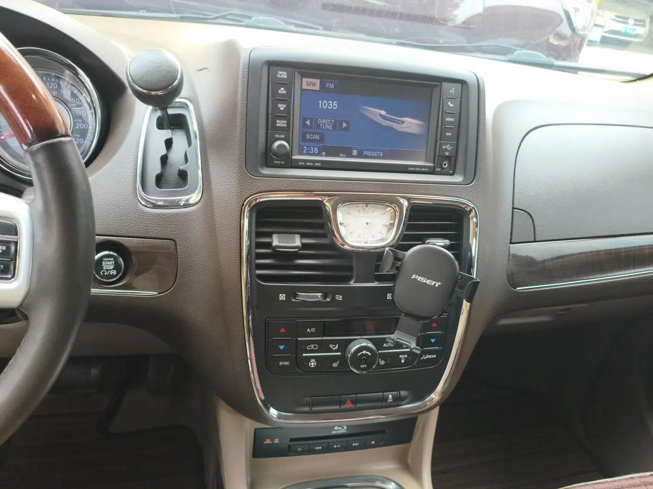 Chrysler Grand Voyager 2013 3.6L Luxury Edition — миниатюра 13
