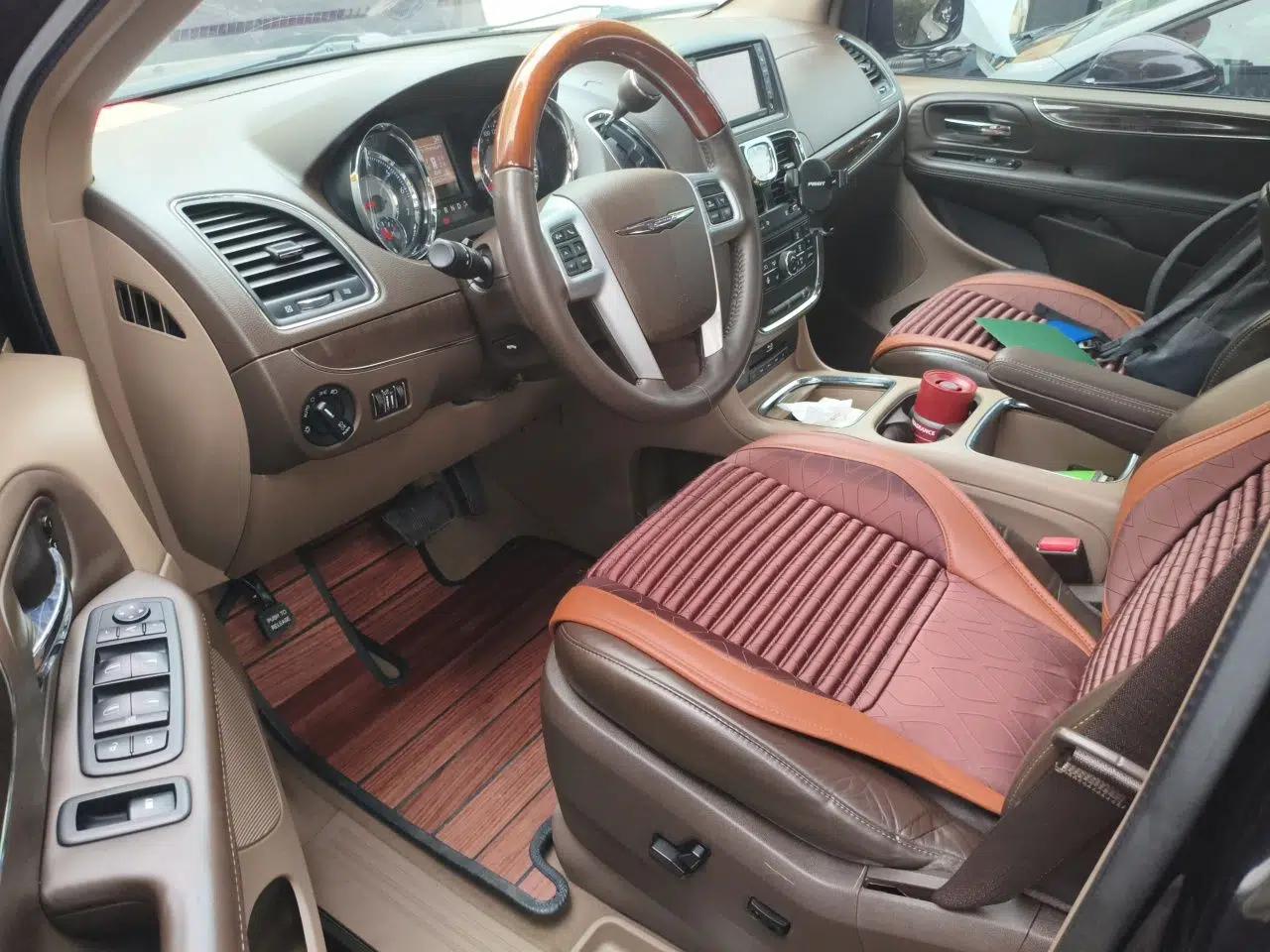 Chrysler Grand Voyager 2013 3.6L Luxury Edition — миниатюра 16
